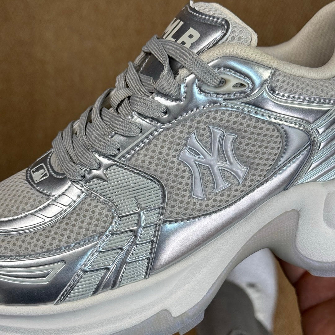 MLB Chunky Liner New York Yankees Silver Metallic 3ASXCR01N-50SLL