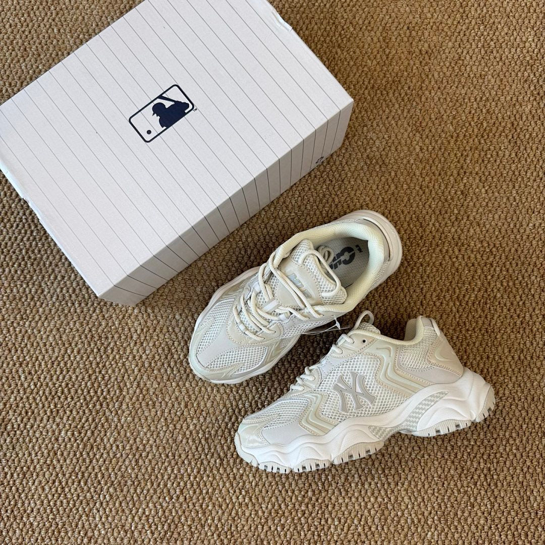 MLB Mega Chunky Lite New York Yankees Sneakers Off White