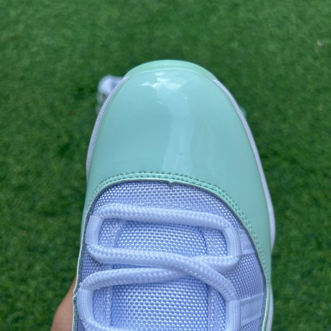 Air Jordan 11 Low Island Green (WMNS) AH7860-106