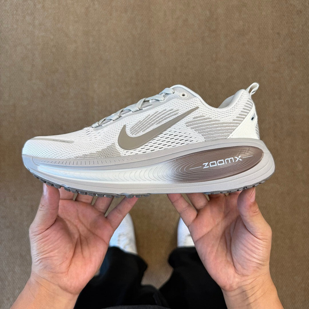Nike ZoomX Vomero 17 FD6864-100 White Light Orewood Brown