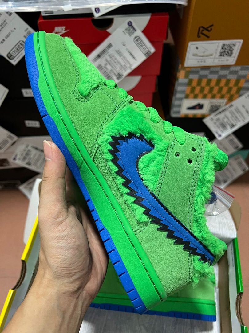 Nike SB Dunk Low Grateful Dead Bears Green CJ5378-300