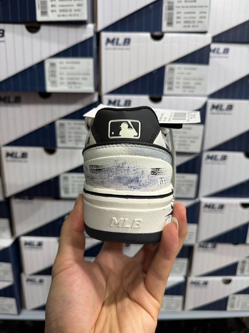 MLB New York Yankees Chunky Liner Vintage Denim Sneakers 3ASXVD11N GP001