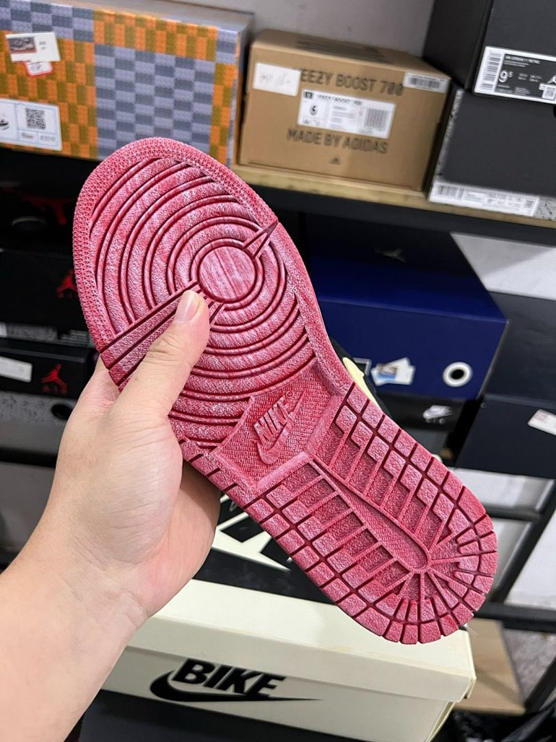 Fragment Design x Travis Scott x Air Jordan 1 High OG Black Sail Red Sample