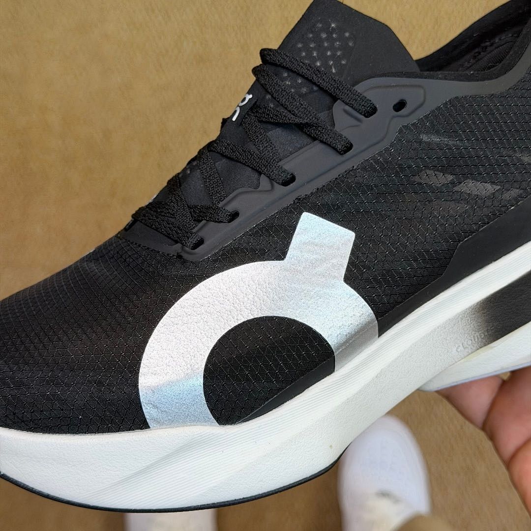 On Running Cloudgo Black Silver White Running Shoes