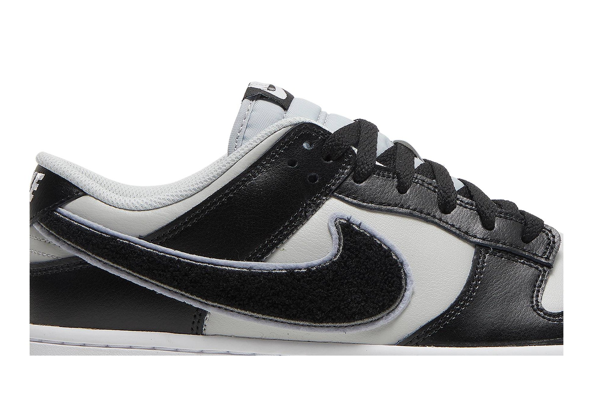 Nike Dunk Low Chenille Swoosh DQ7683-001