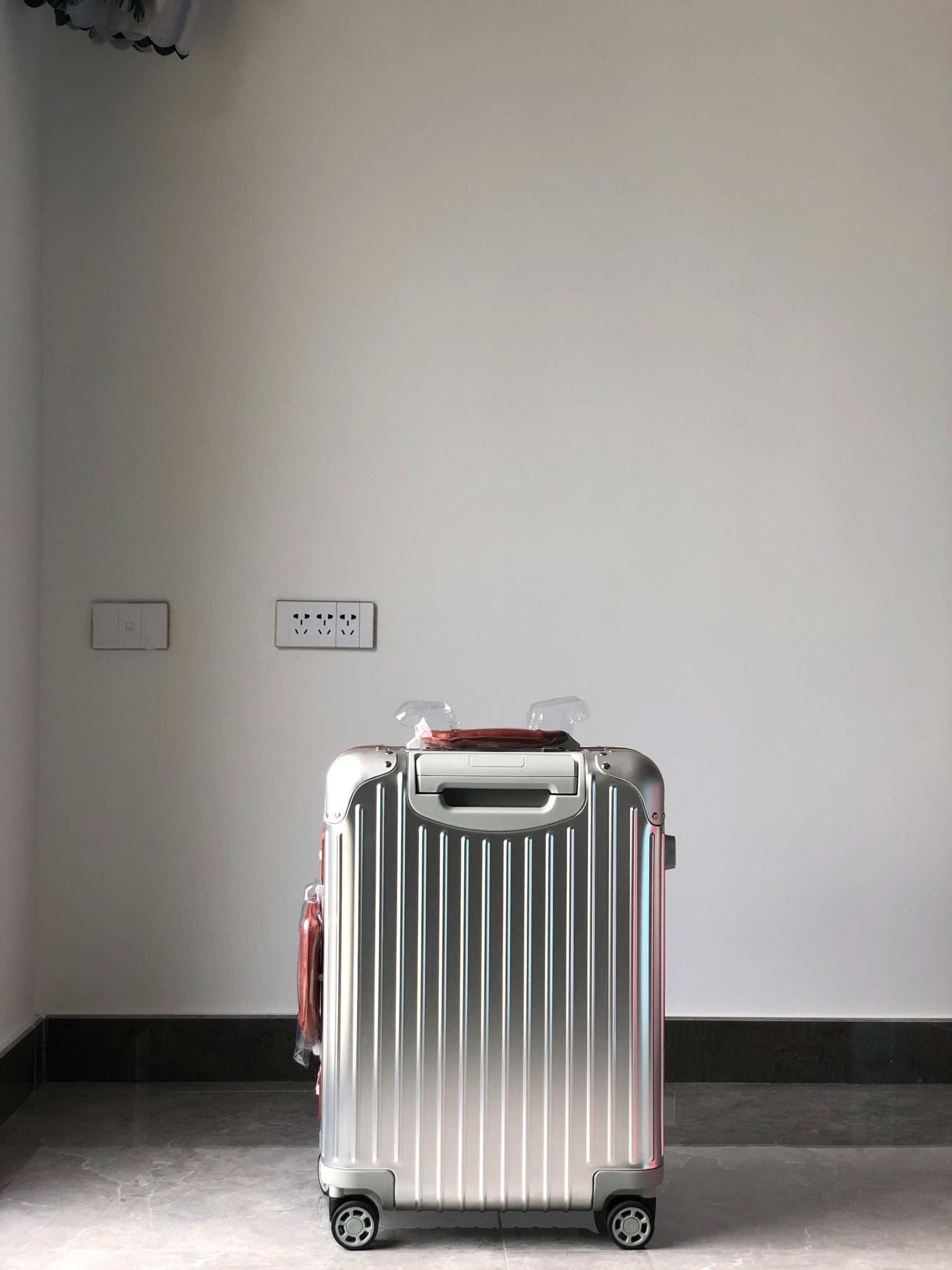 Modern Silver Metallic Ribbed Hardshell Carry-On Travel Suitcase