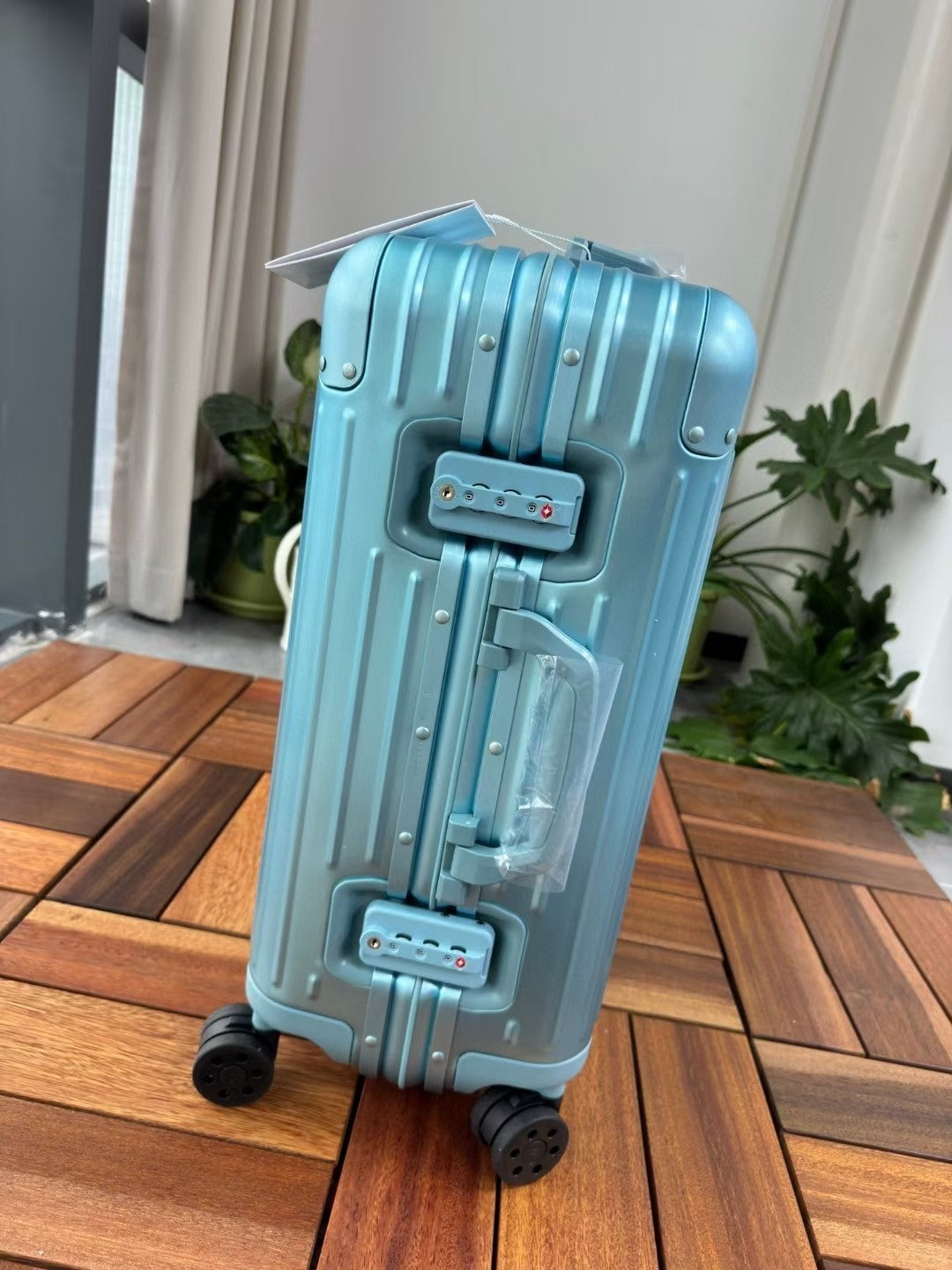 Light Blue Hardshell Spinner Suitcase Carry-On Travel Luggage