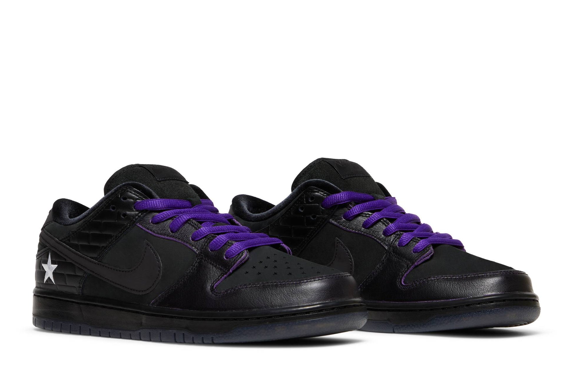 Familia X Nike SB Dunk Low Pro QS First Avenue DJ1159-001