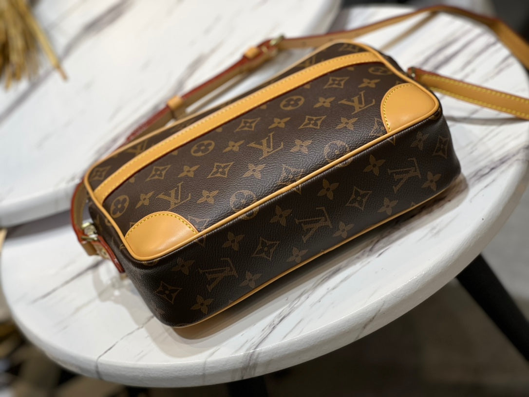 Louis Vuitton Monogram Trocadero 27 Crossbody Bag