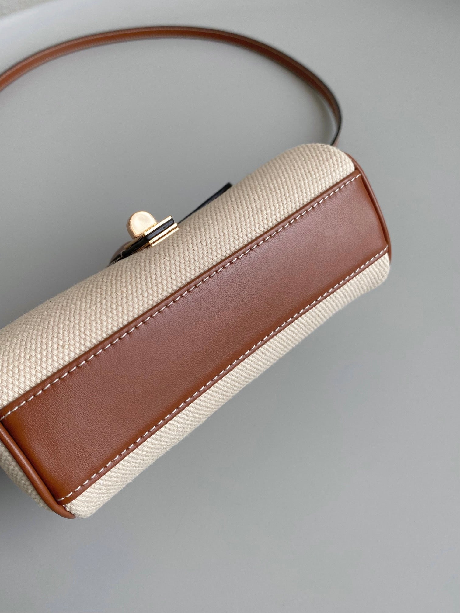 Elegant Two-Tone Canvas and Leather Crossbody Shoulder Bag with Gold Hardware