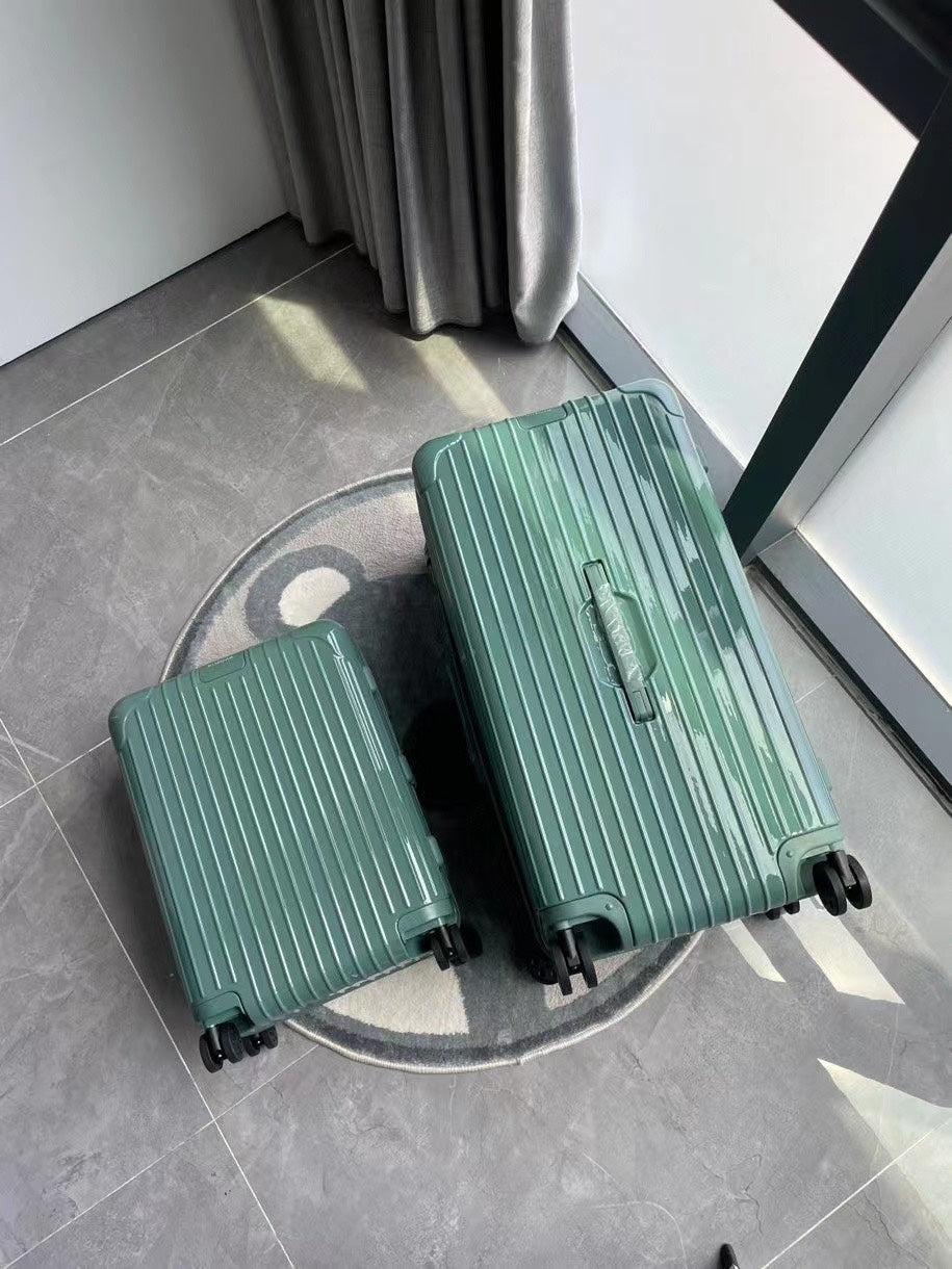 Sage Green Ribbed Hardshell Spinner Luggage Suitcase Set