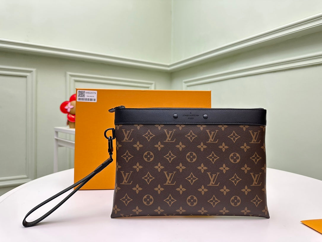 Louis Vuitton Monogram Pochette Voyage MM Brown Canvas Clutch Bag