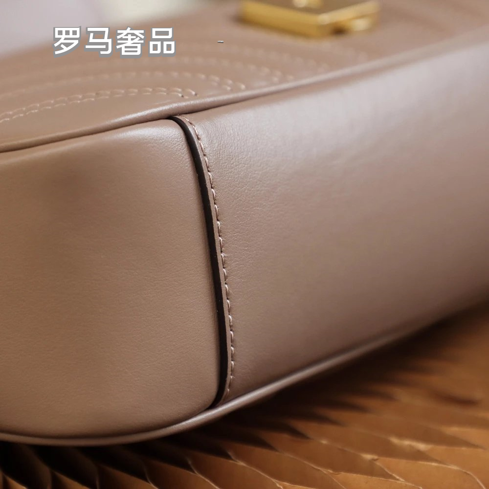 Gucci Chevron Quilted Black Leather Shoulder Bag with Gold Chain